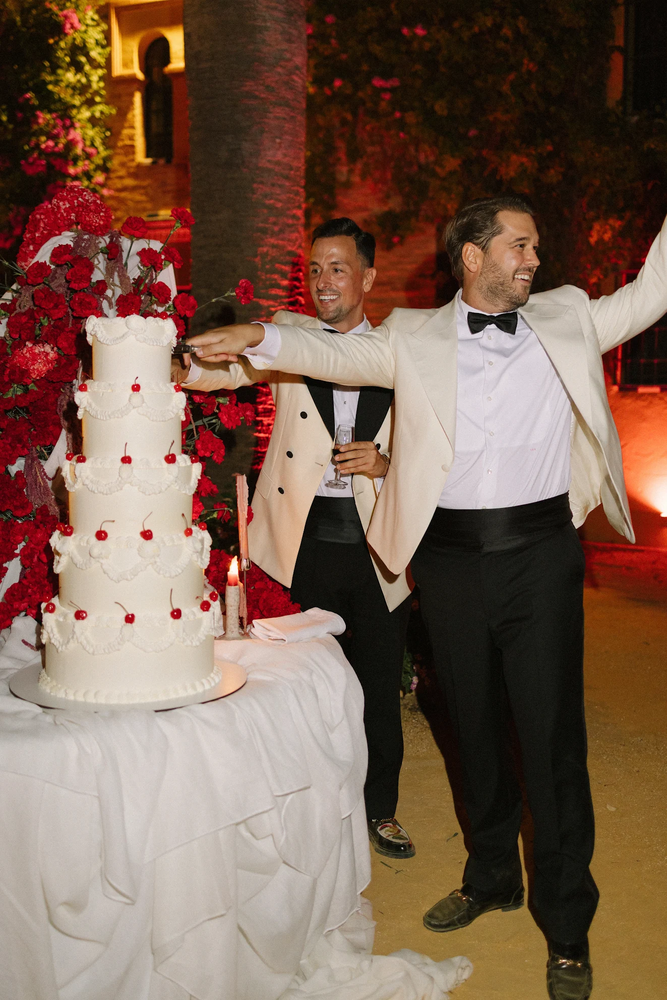 corte-tarta-catering-bodas-sevilla-2026